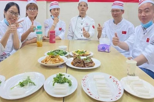 粤菜培训厨师合影