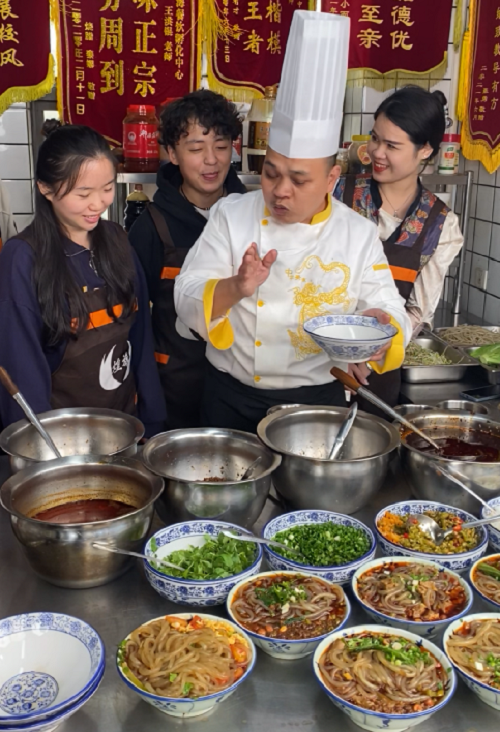 煌旗重庆小面培训现场