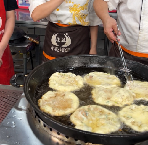 煌旗鲜肉饼培训现场