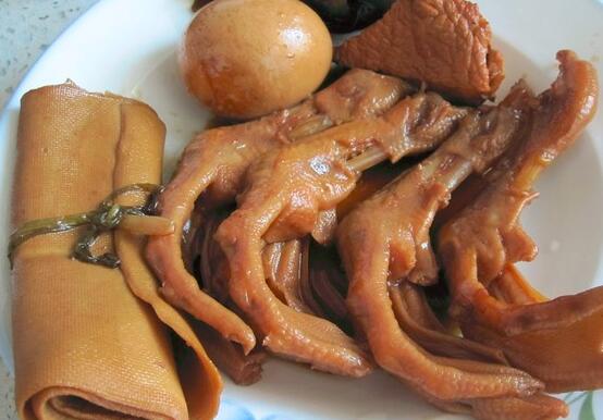 卤味三拼的做法