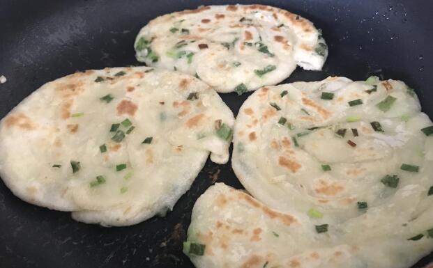 葱油饼的做法