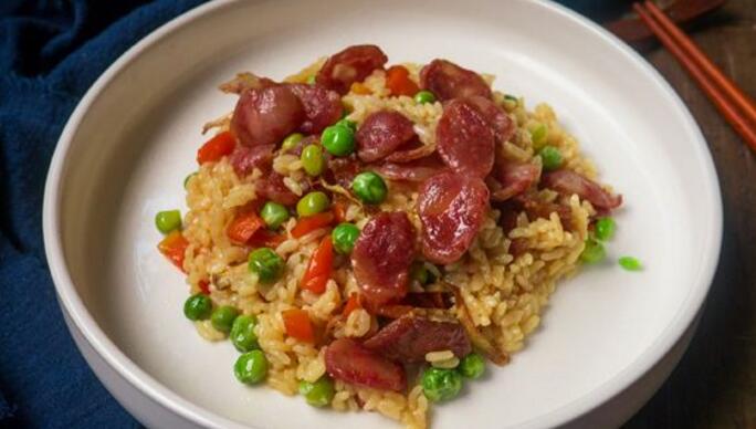 腊肉焖饭的做法