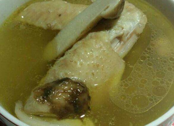 松茸炖鸡的做法