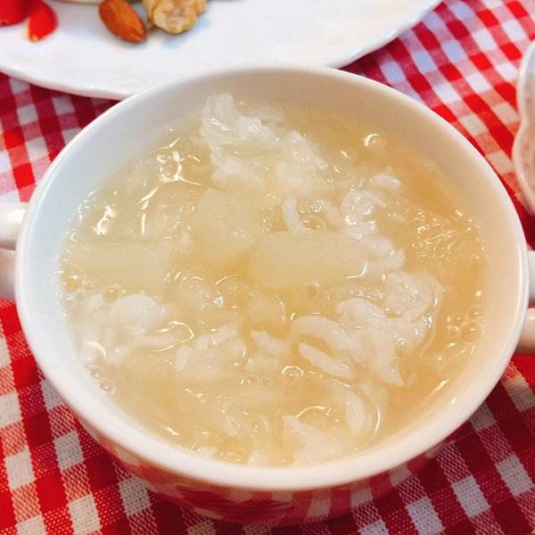 银耳雪梨粥