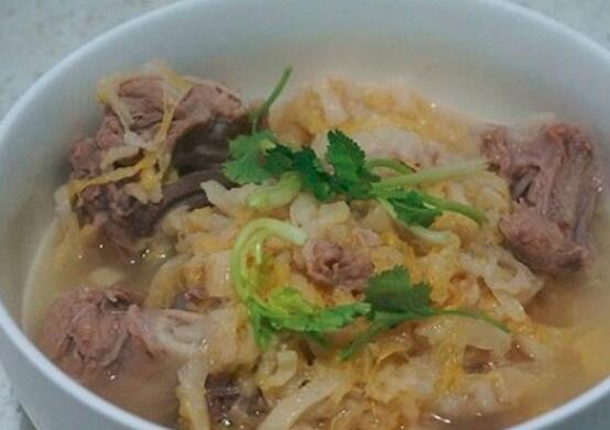 酸菜炖排骨是哪个地方的菜